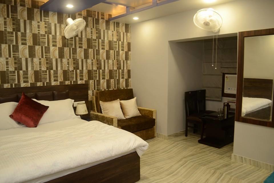 Hotel Mmk Канпур Екстериор снимка