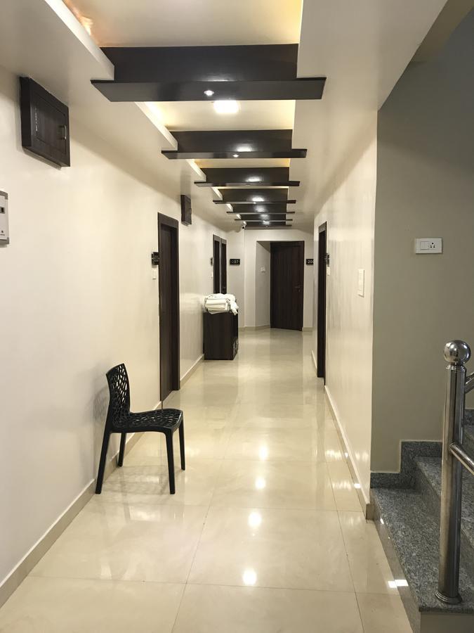 Hotel Mmk Канпур Екстериор снимка