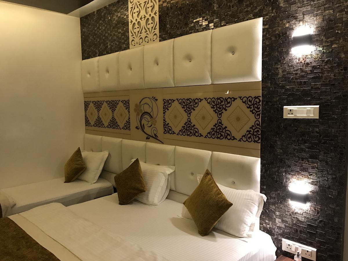 Hotel Mmk Канпур Екстериор снимка