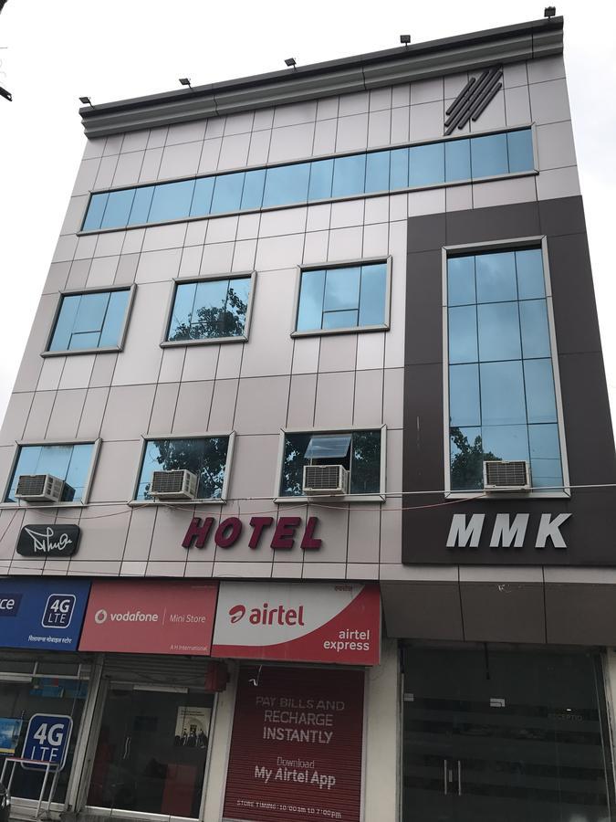Hotel Mmk Канпур Екстериор снимка