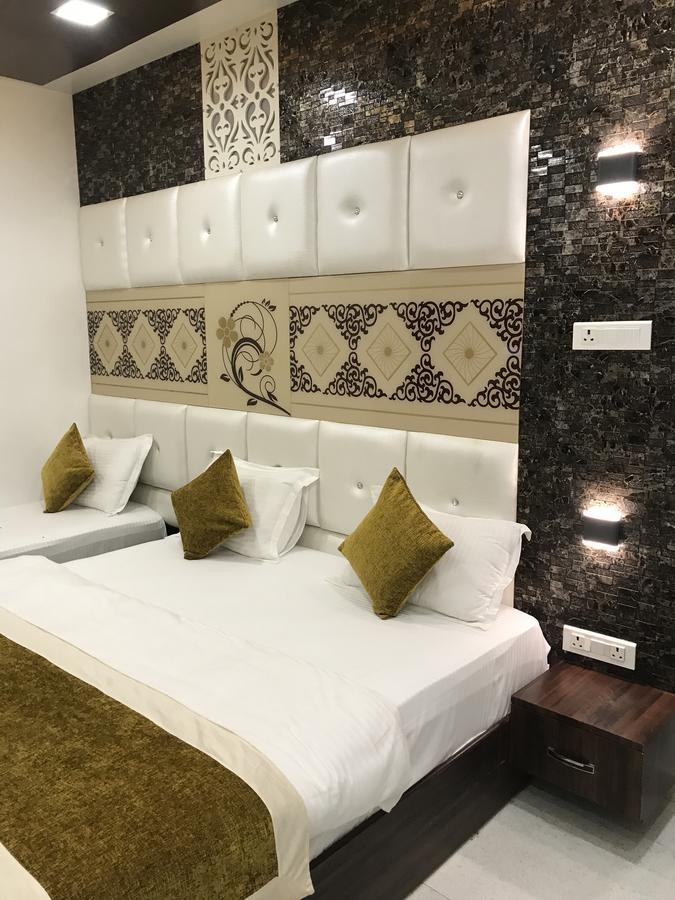 Hotel Mmk Канпур Екстериор снимка