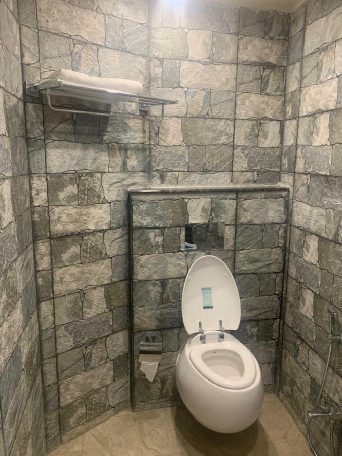 Hotel Mmk Канпур Екстериор снимка